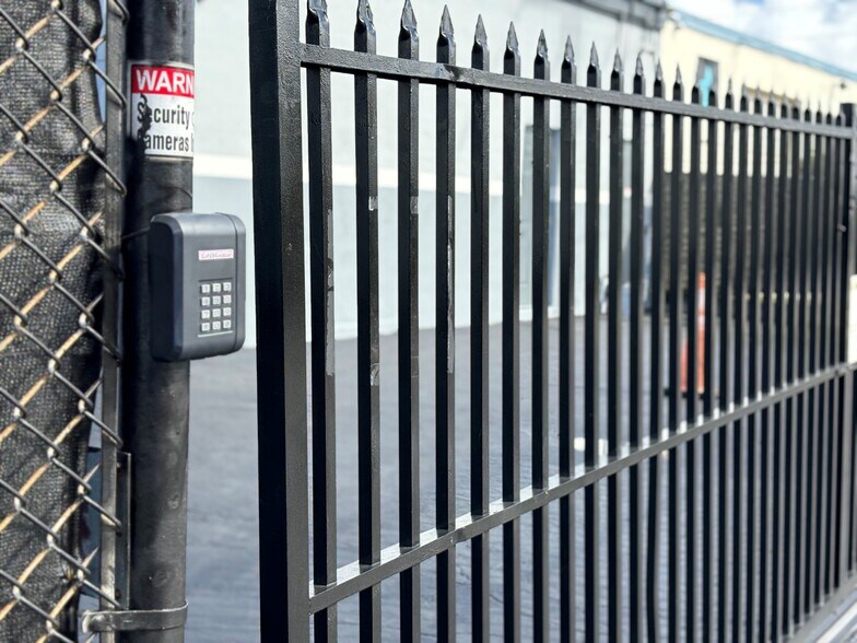 More Photos Of 133 SE 4th St, Deerfield Beach Self Storage For Lease