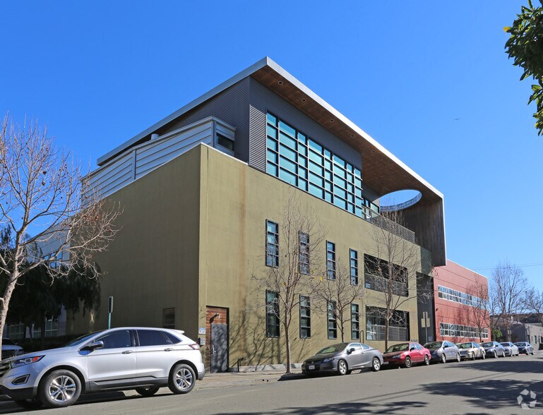 More Photos Of 6550 Vallejo St, Emeryville Research And Development For Lease