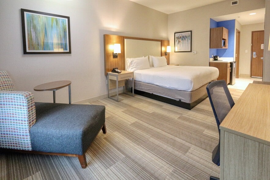 More Photos Of 10520 Huffmeister Rd, Houston Hotel For Sale