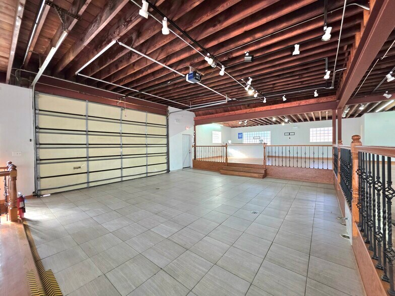 More Photos Of 10220 Grand Ave, Franklin Park Storefront Retail Office For Lease