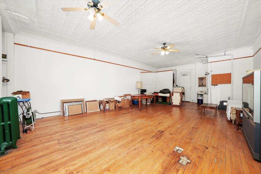 More Photos Of 1303 W Chicago Ave, Chicago Storefront Retail Residential For Sale