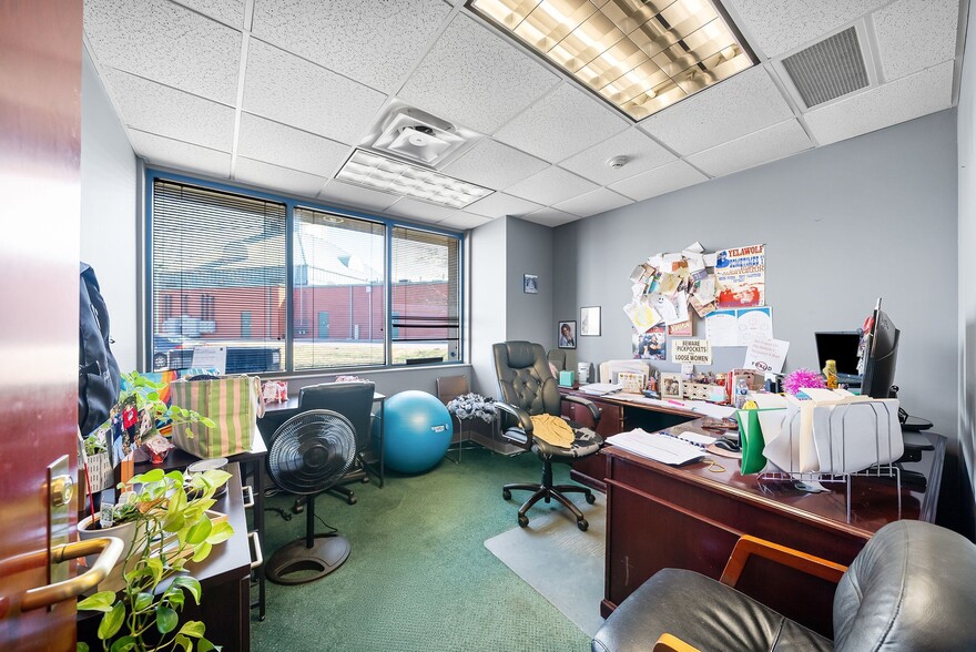 More Photos Of 112 Center Ct, Clarksville Office Residential For Sale