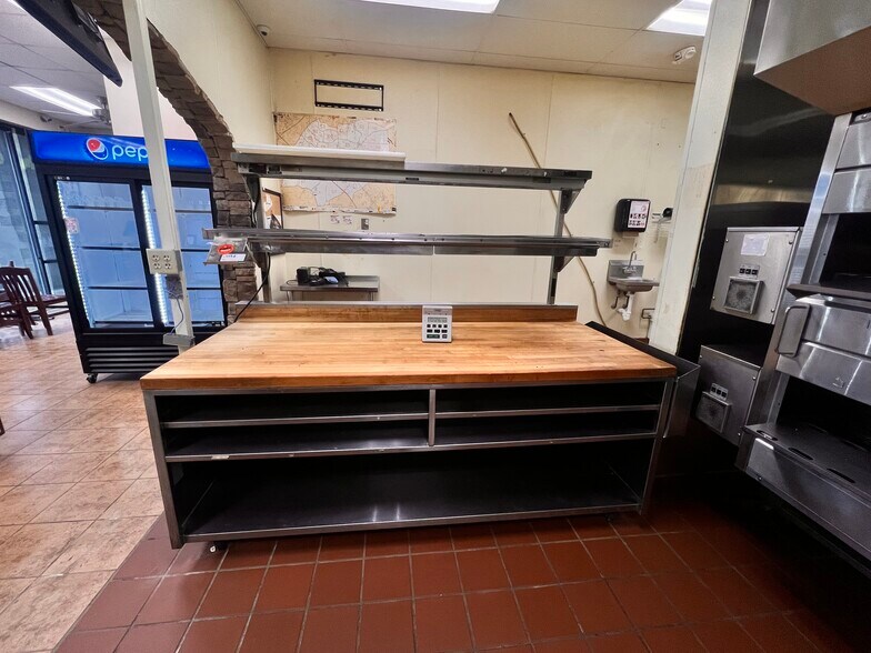 More Photos Of 920 Loveland-Madeira Rd, Loveland Storefront For Lease