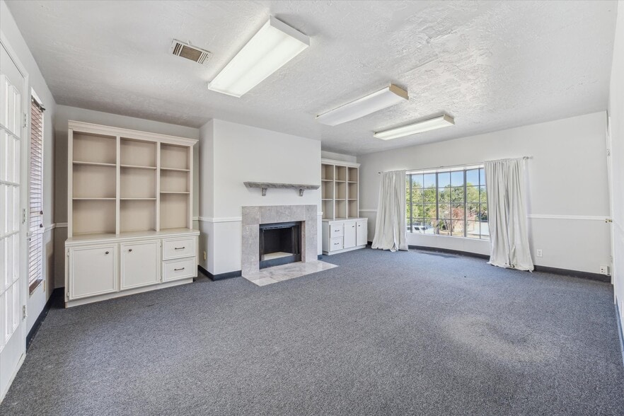 More Photos Of 16815 Royal Crest Dr, Houston Loft Creative Space For Sale