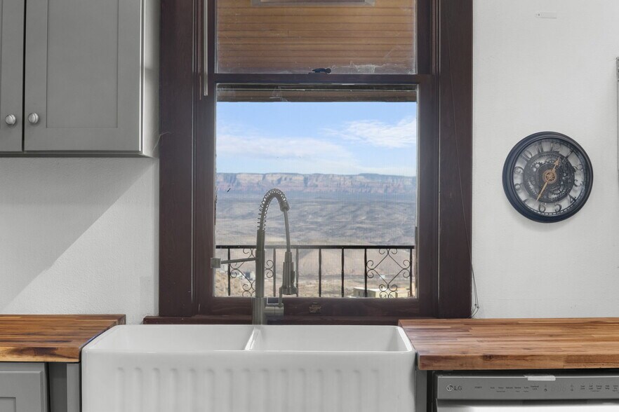 More Photos Of 222 First Ave, Jerome Multifamily For Sale