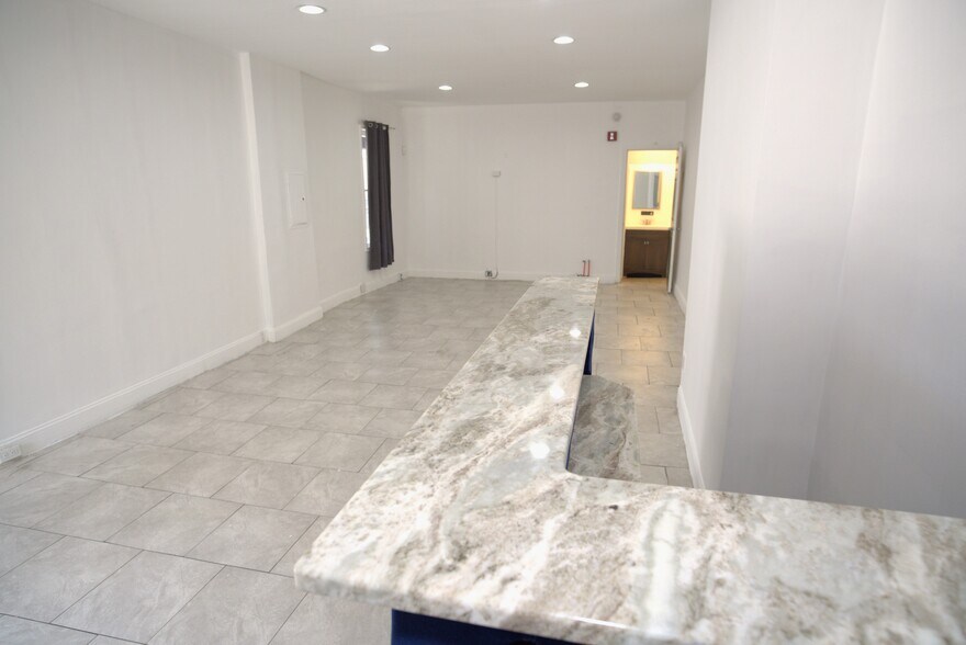 More Photos Of 1017 W Huntingdon St, Philadelphia General Retail For Sale