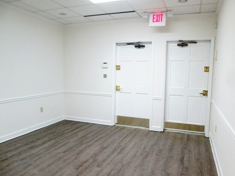 More Photos Of 3867 Holcomb Bridge Rd, Peachtree Corners Office For Lease