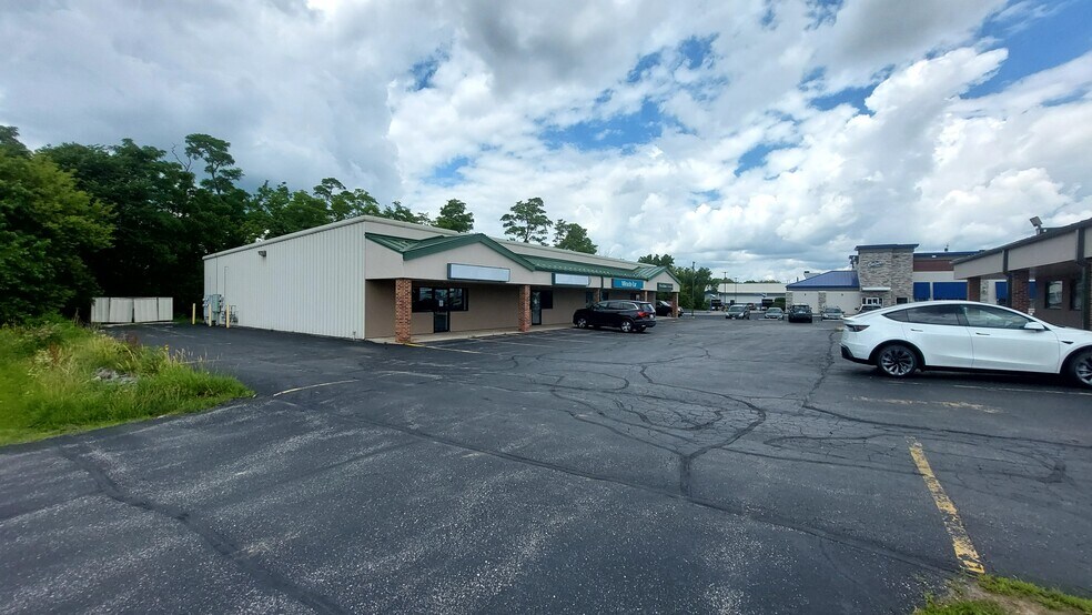 More Photos Of 1724 S Church St, Watertown Storefront Retail Office For Lease