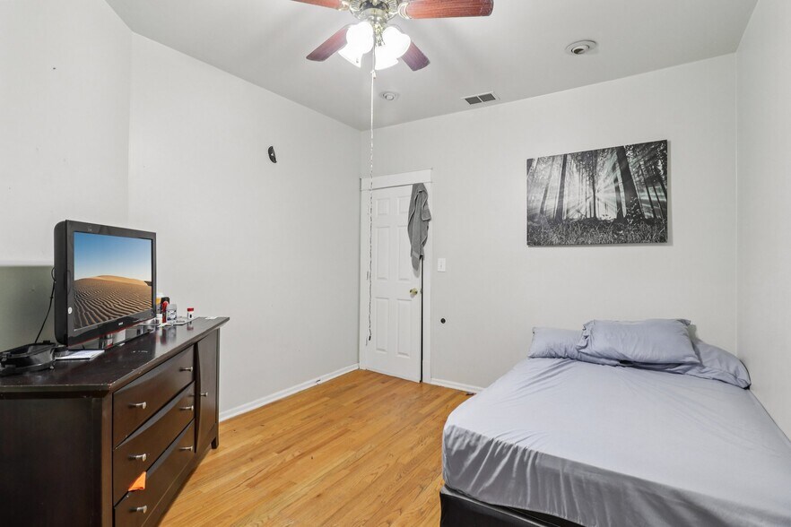 More Photos Of 417-421 Lake St, Maywood Storefront Retail Residential For Sale