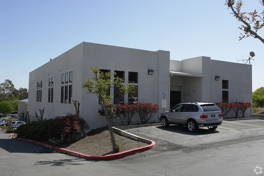 More Photos Of 1941 San Ramon Valley Blvd, San Ramon Showroom For Sale