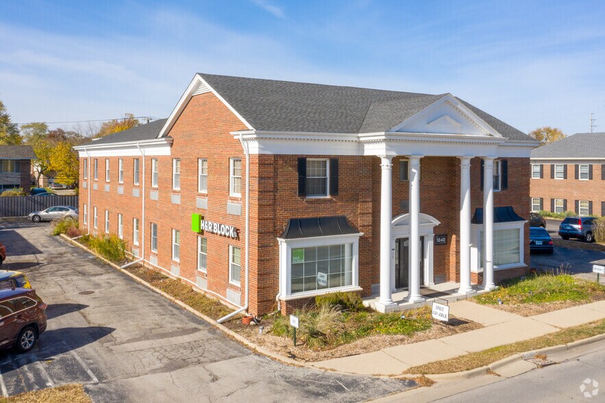 More Photos Of 1040 S Arlington Heights Rd, Arlington Heights Office For Lease