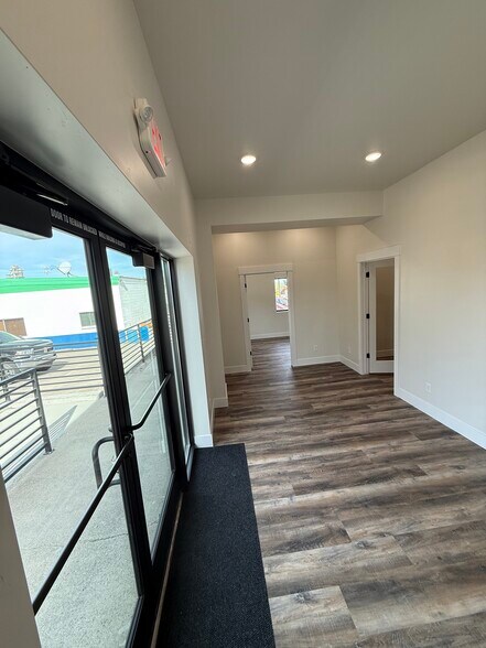 More Photos Of 328 Broadway Ave, Buhl Office For Lease