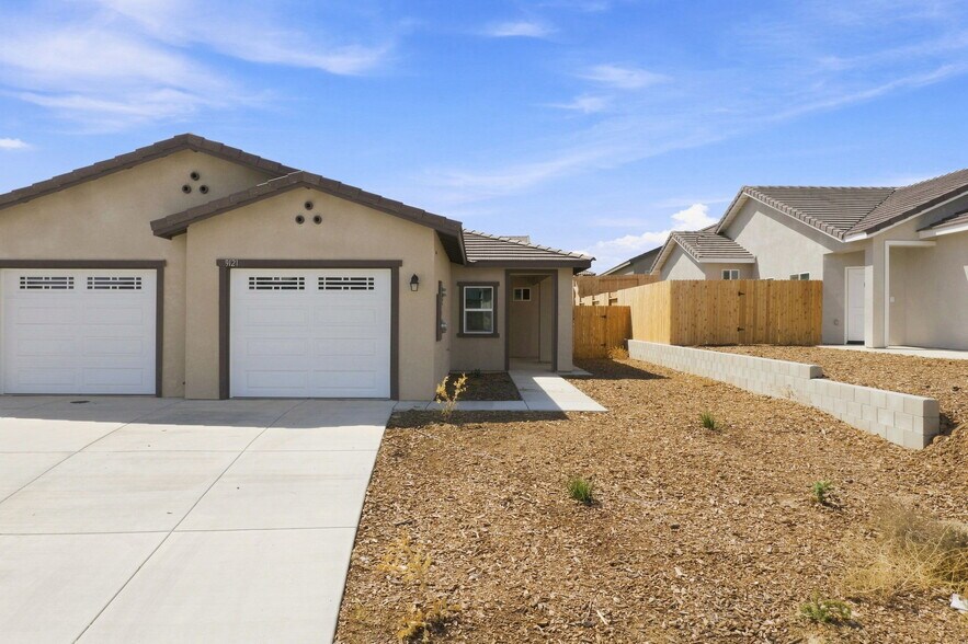 More Photos Of 9121 Prometheus Dr, Bakersfield Apartments For Sale