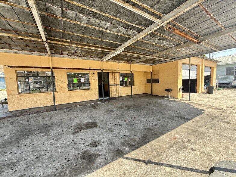More Photos Of 3425 N 15th St, Tampa Auto Repair For Sale