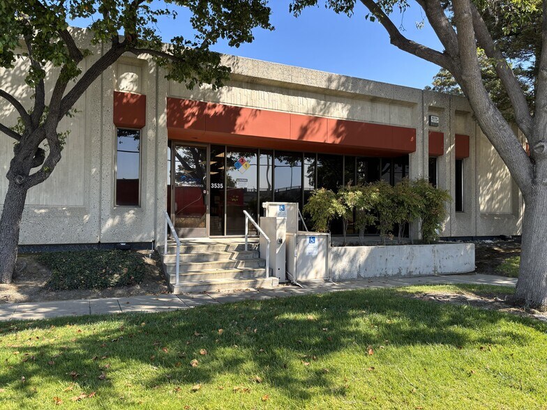 Primary Photo Of 3497-3535 Breakwater Ave, Hayward Research And Development For Lease