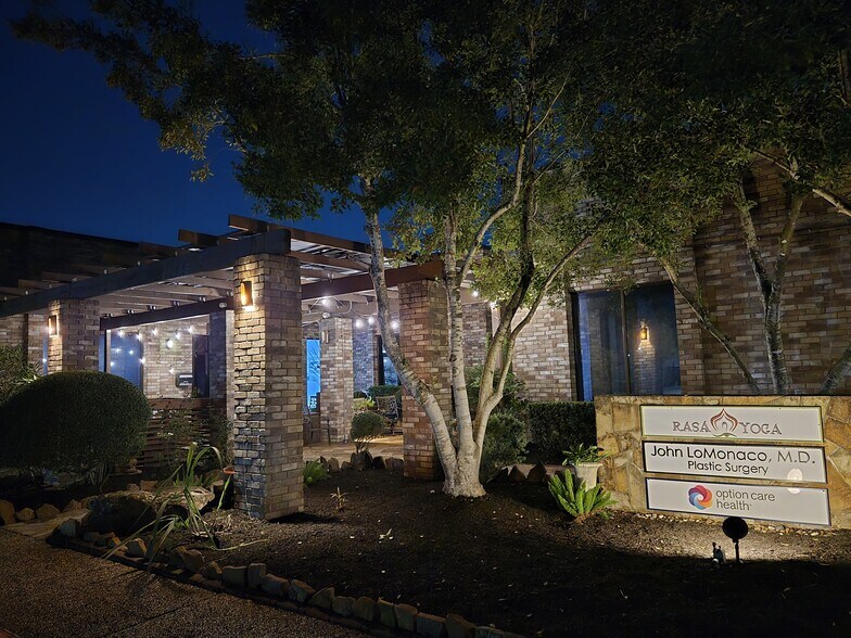 More Photos Of 17226 Mercury Dr, Houston Medical For Lease