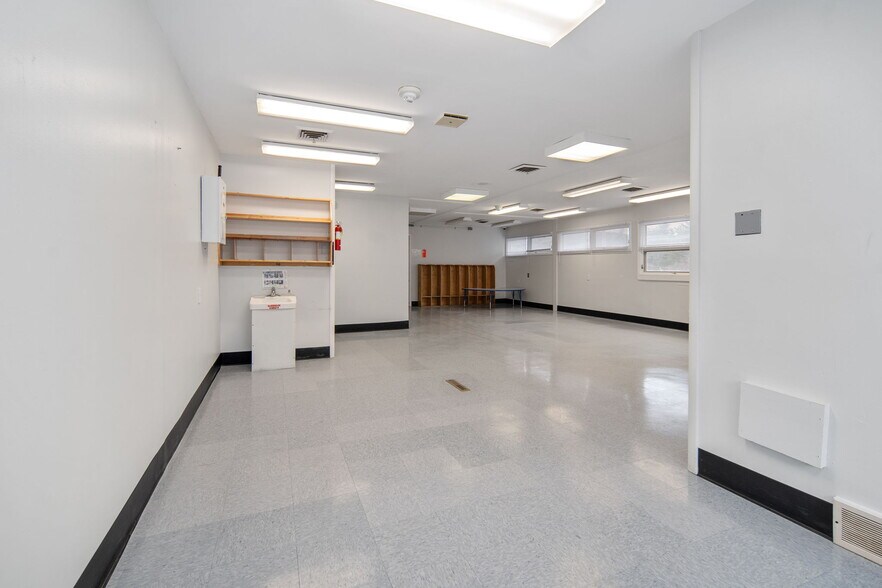 More Photos Of 4956 NY-30, Schoharie Flex For Sale