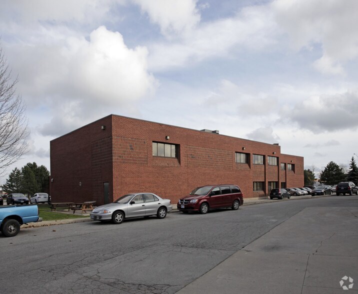 More Photos Of 1141 S Service Rd W, Oakville Office For Lease