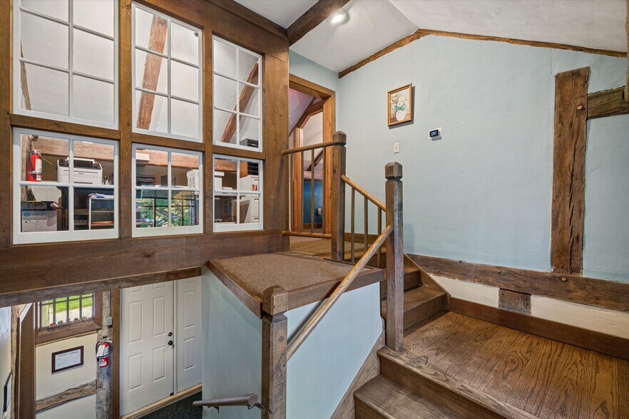 More Photos Of 14135 N Cedarburg Rd, Mequon Office For Lease