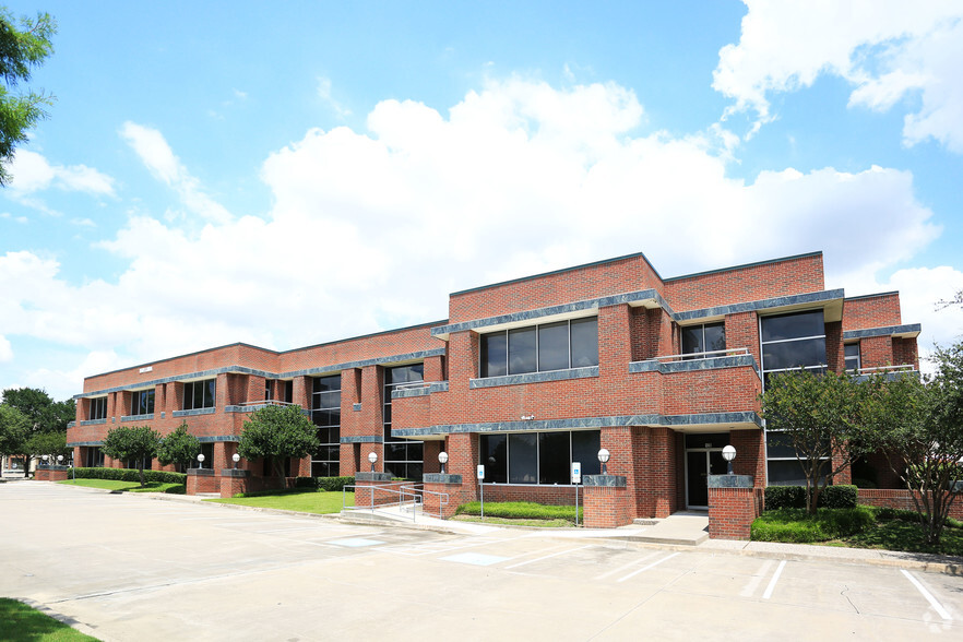 Primary Photo Of 1501 Luna Rd, Carrollton Research And Development For Lease