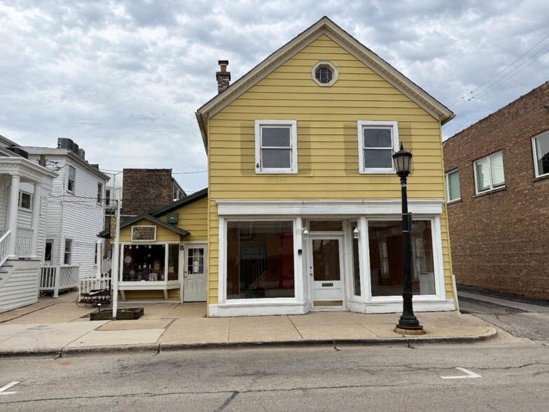 More Photos Of 10 W 1st St, Hinsdale Freestanding For Lease