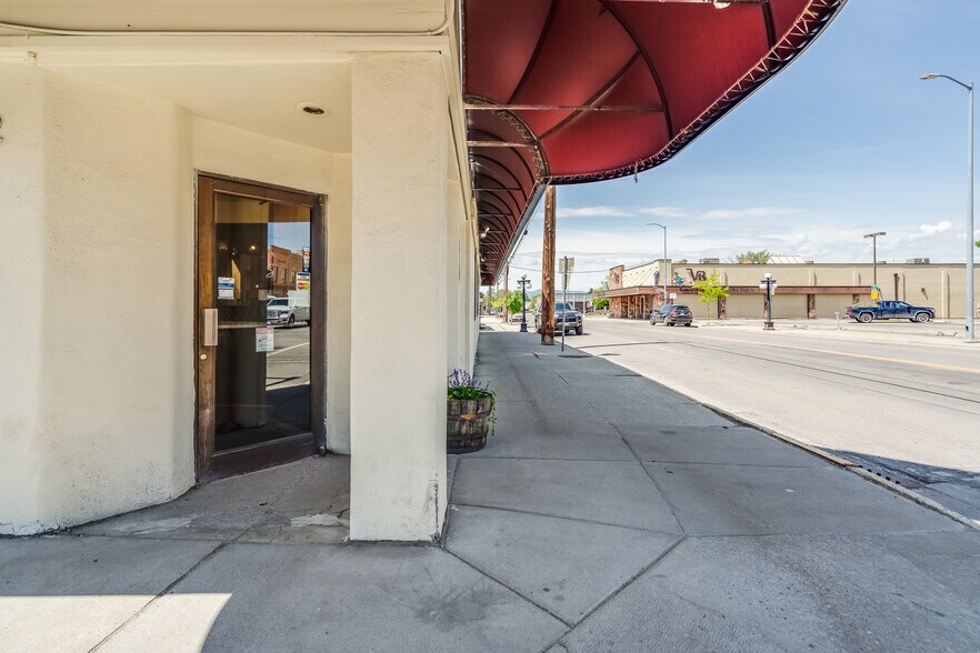 More Photos Of 302 S Main St, Kalispell Restaurant For Sale