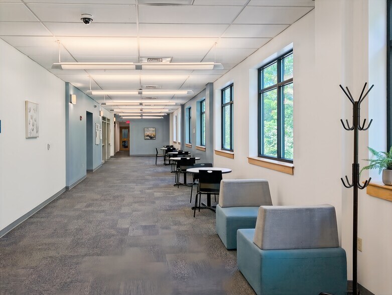 More Photos Of 41 Hutchins Dr, Portland Coworking Space