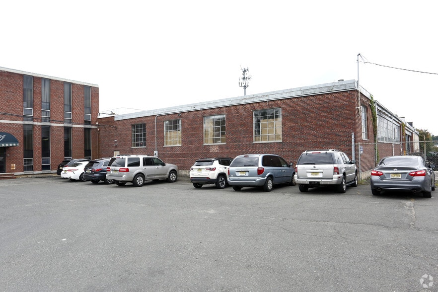 More Photos Of 531 N Stiles St, Linden Manufacturing For Lease