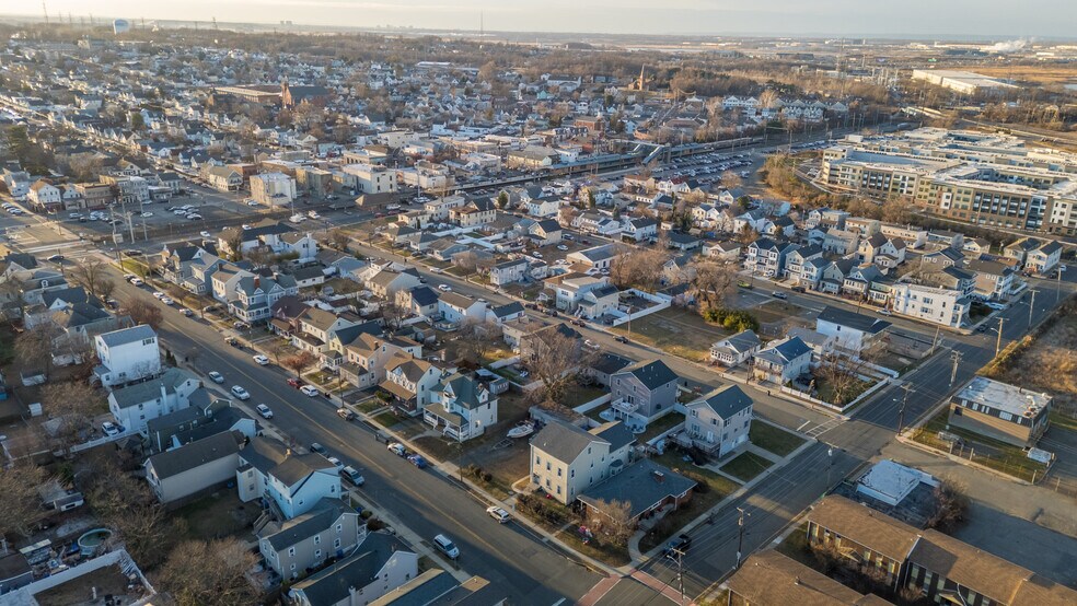 More Photos Of 122 S Rosewell Ave, South Amboy Apartments For Sale