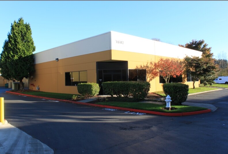 More Photos Of 11807 North Creek Pky S, Bothell Unknown For Lease