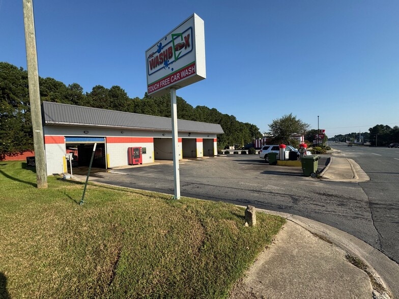 Primary Photo Of 2011 S Main St, Farmville Carwash For Sale