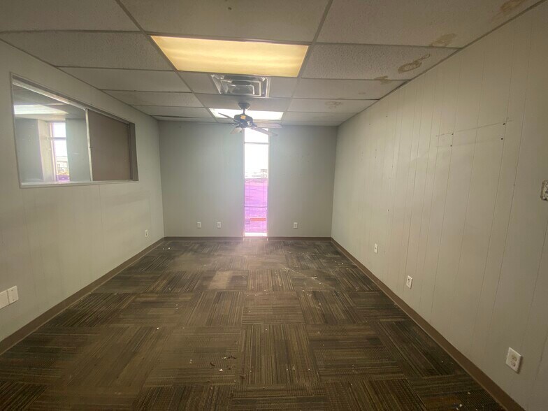 More Photos Of 4003 S County Road 1294, Odessa Warehouse For Lease