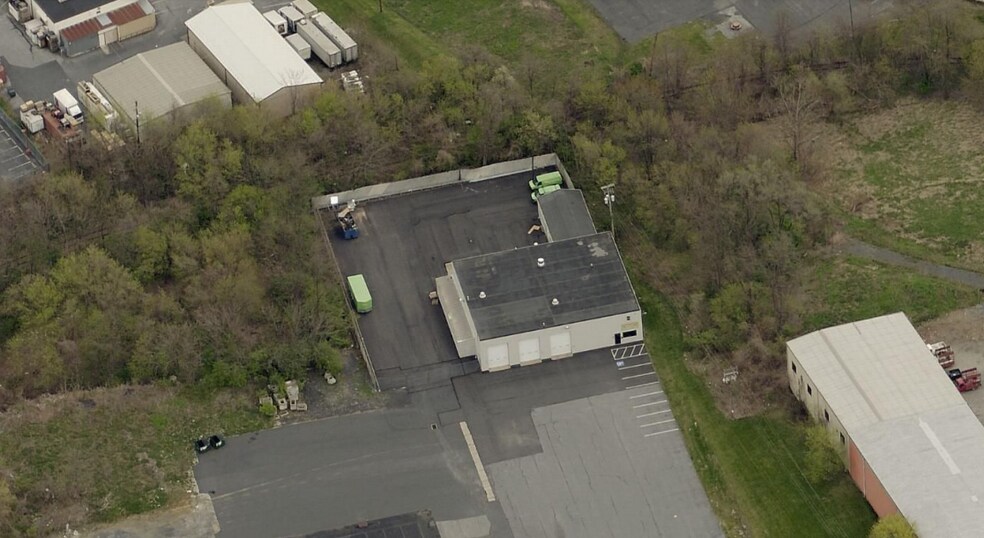 More Photos Of 301 Railroad Ave, Camp Hill Warehouse For Lease