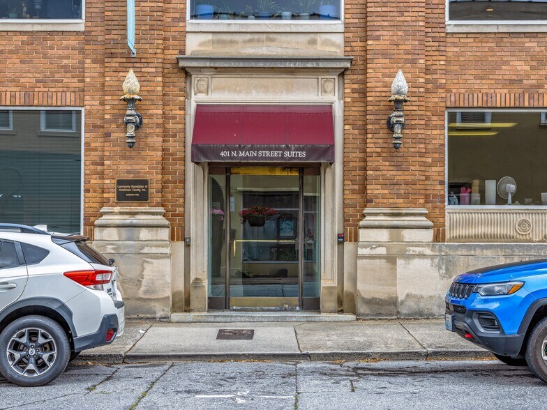 Primary Photo Of 401 N Main St, Hendersonville Storefront Retail Office For Sale