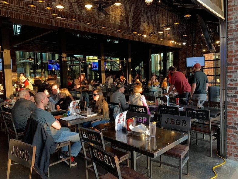 More Photos Of 3615 N Steele Blvd, Fayetteville Bar For Sale