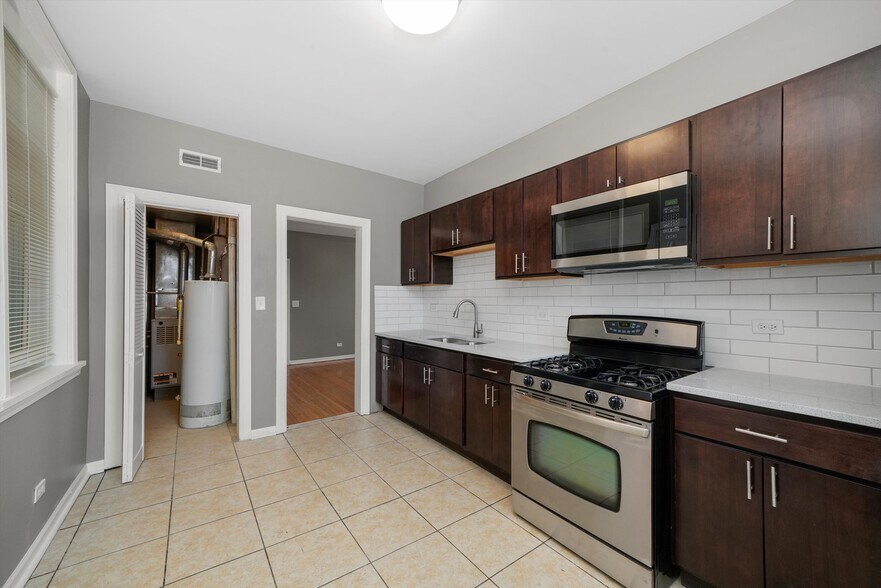 More Photos Of 7152 S Emerald Ave, Chicago Apartments For Sale