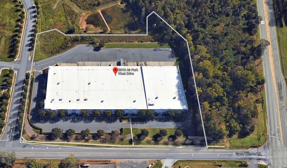 More Photos Of 8610 Air Park West Dr, Charlotte Warehouse For Lease