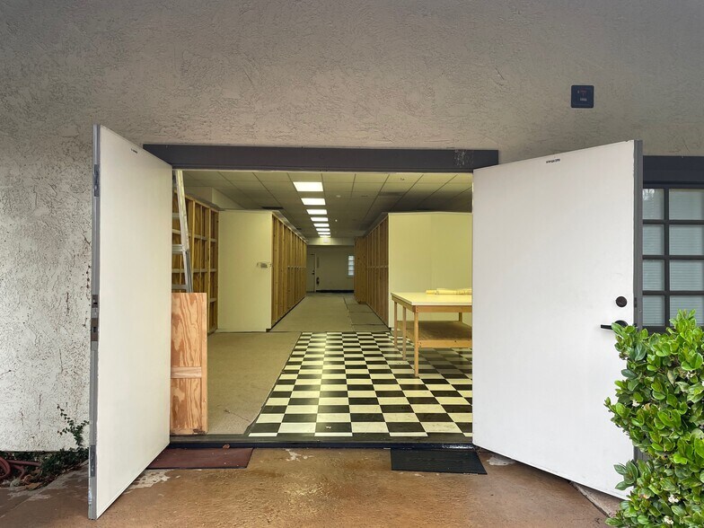 More Photos Of 26401 Calle Rolando, San Juan Capistrano Light Distribution For Lease