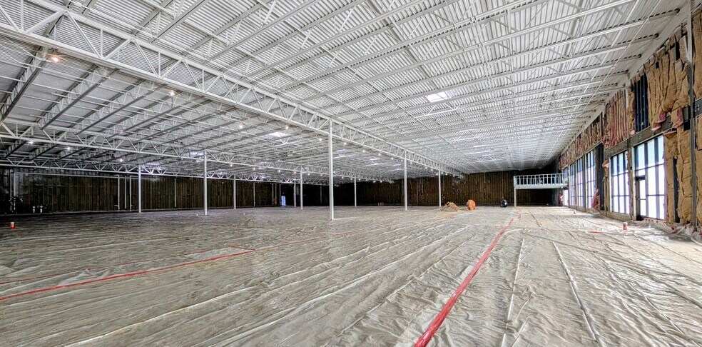 More Photos Of 41128-41496 Ann Arbor Rd E, Plymouth Storefront For Lease