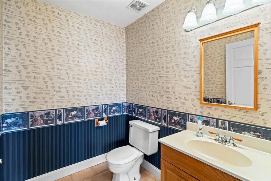 More Photos Of 313 Wolfe St, Cohutta Office For Sale