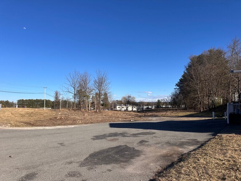 More Photos Of 346 Rural Acres Dr, Beckley Showroom For Sale