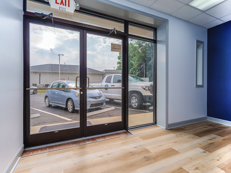 More Photos Of 621-625 Huntsman Ct, Gastonia Medical For Lease