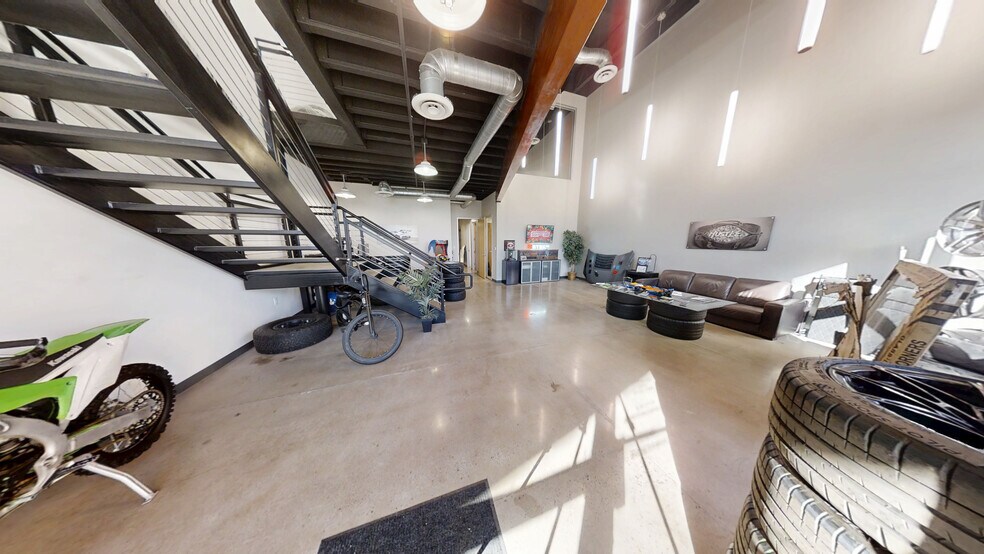 More Photos Of 9170 E Bahia, Scottsdale Showroom For Lease