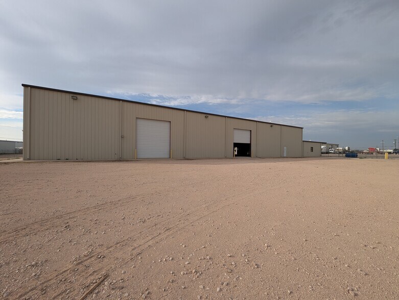More Photos Of 2605 S County Road 1242, Midland Warehouse For Lease