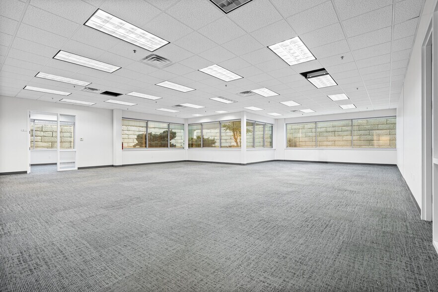 More Photos Of 1365 W Business Park Dr, Orem Office For Lease