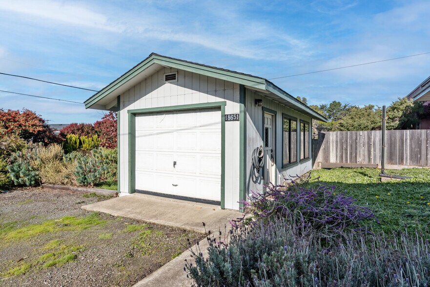More Photos Of 18651 Old Coast Hwy, Fort Bragg Flex For Sale