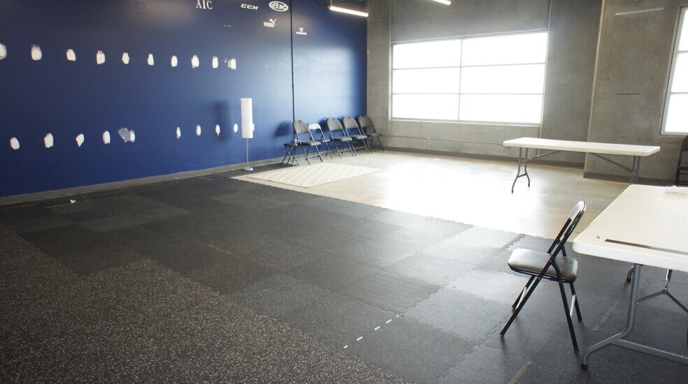 More Photos Of 118 Provincial Ave, Sherwood Park Flex For Sale