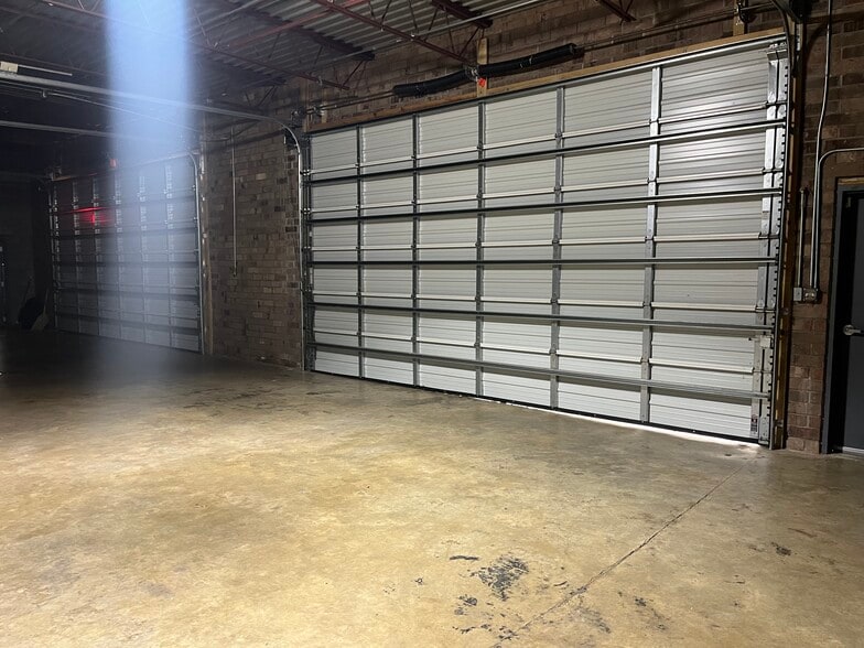 More Photos Of 112 S Walnut Cir, Greensboro Warehouse For Sale