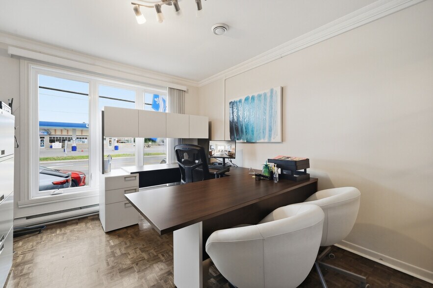 More Photos Of 61 Ch De Lavaltrie, Lavaltrie Office For Sale