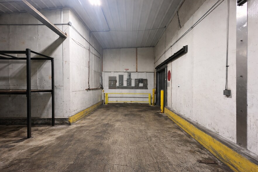 More Photos Of 432 N Royal St, Jackson Warehouse For Lease